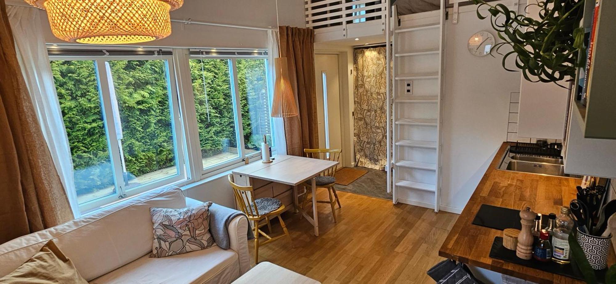 Tiny Grey House With Loft, 15 Min From City Center Гётеборг Экстерьер фото